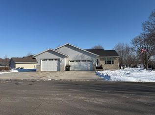 327 Golf View Dr, Albany, MN 56307