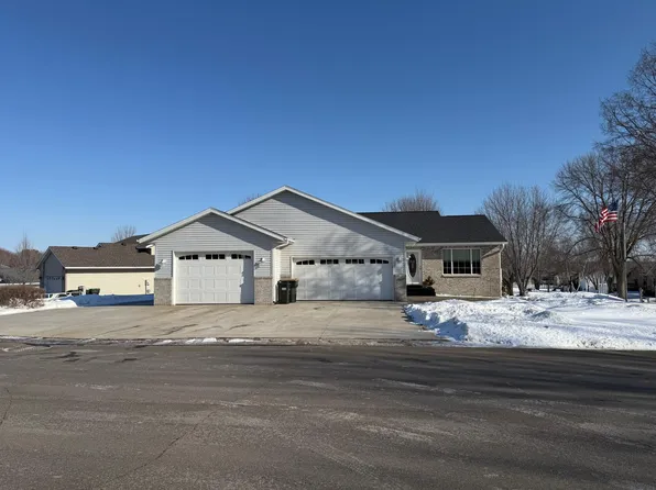 327 Golf View Dr, Albany, MN 56307