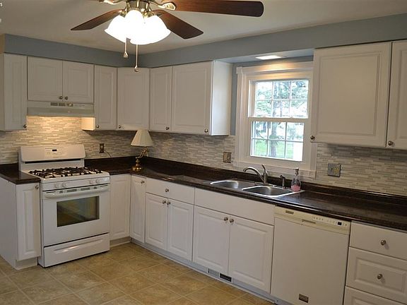 5th image of 333 Brunswick Dr