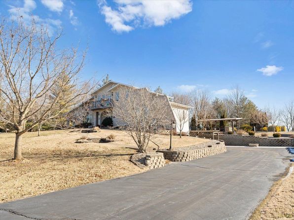 882 Edward St, Saint Libory, IL 62282