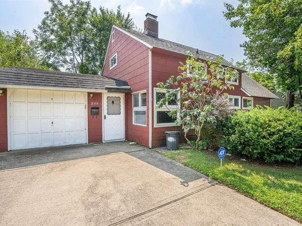 235 Friends Lane, Westbury, NY 11590