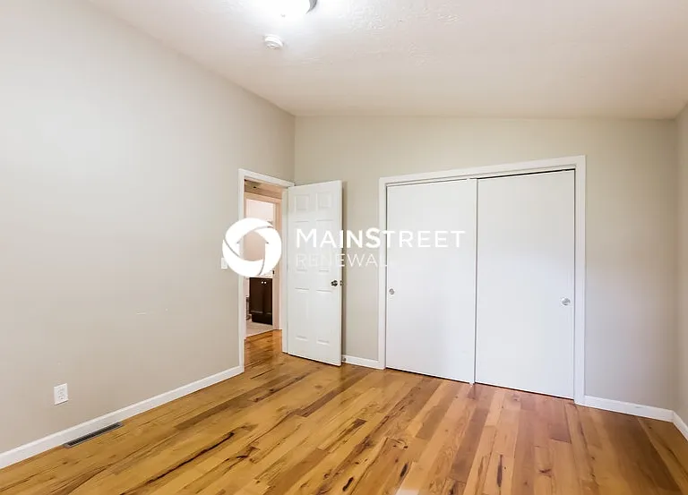 1010 S Appleton Ave — Photo 11