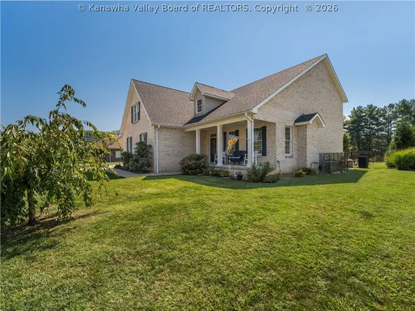 35 Nautical Dr, Winfield, WV 25213