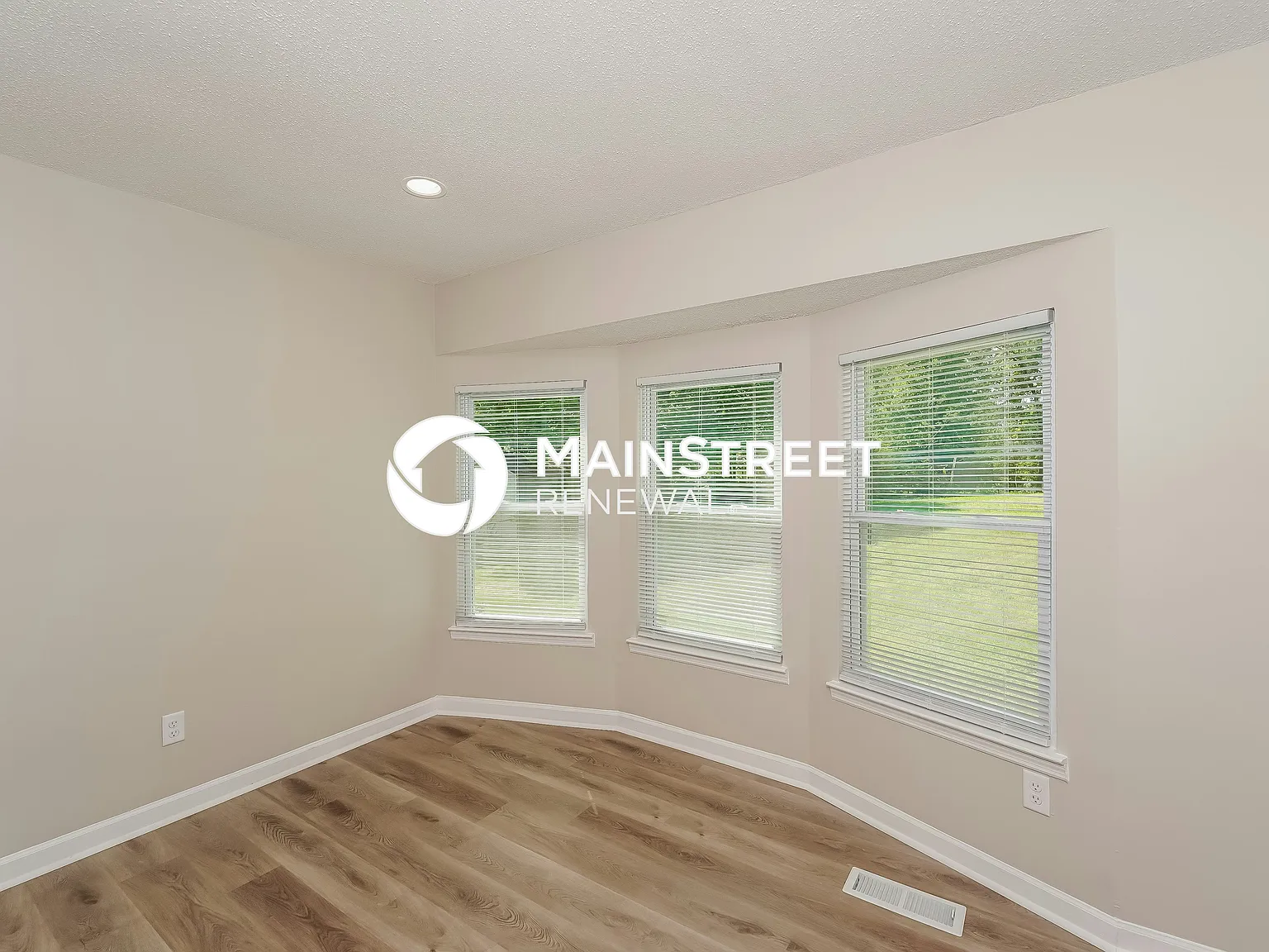 5943 Shane Circle — Photo 4
