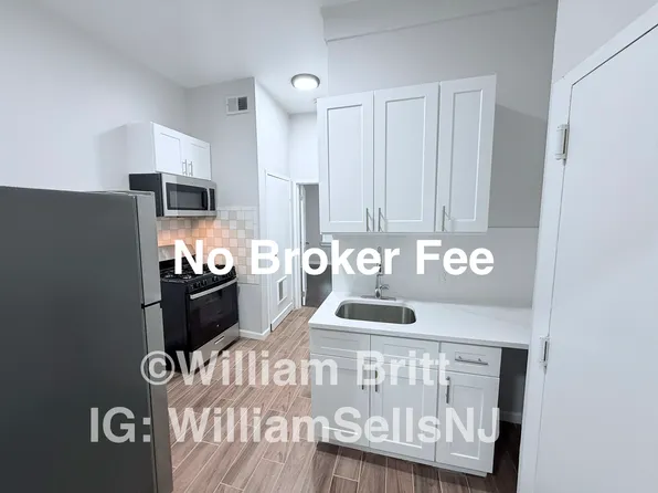 204 Market St APT 9, Passaic, NJ 07055