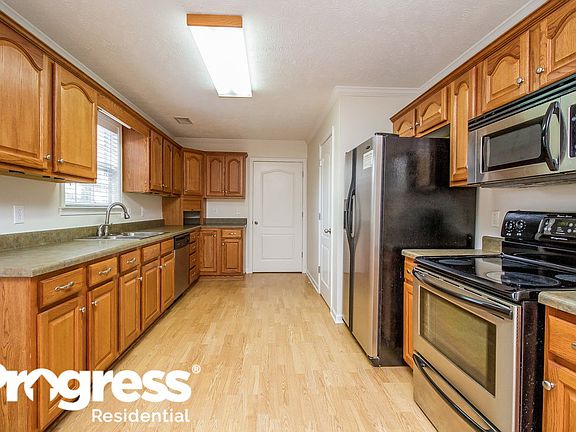 4th image of 2829 Waywood Dr