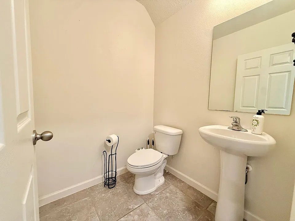 259 Forest Trace Cir