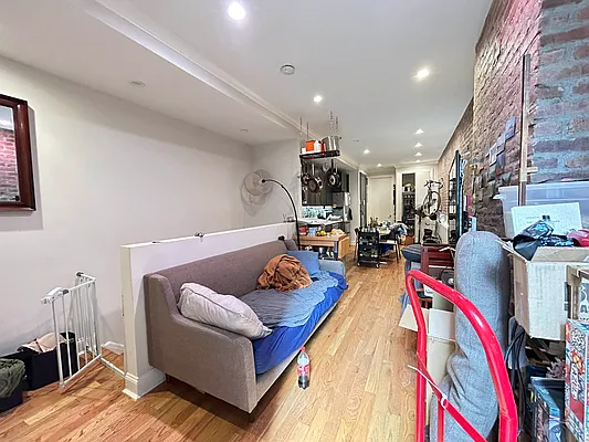 Rented by Lang Realty LLC | media 29