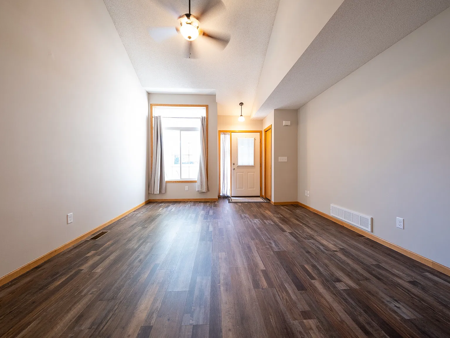 Alabama Avenue South, Savage (14035) RS KK1 - 1 — Photo 2