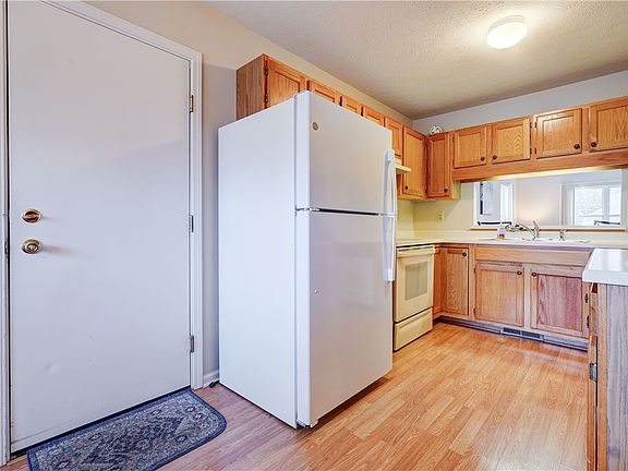 5th image of 155 Vin Gate Dr