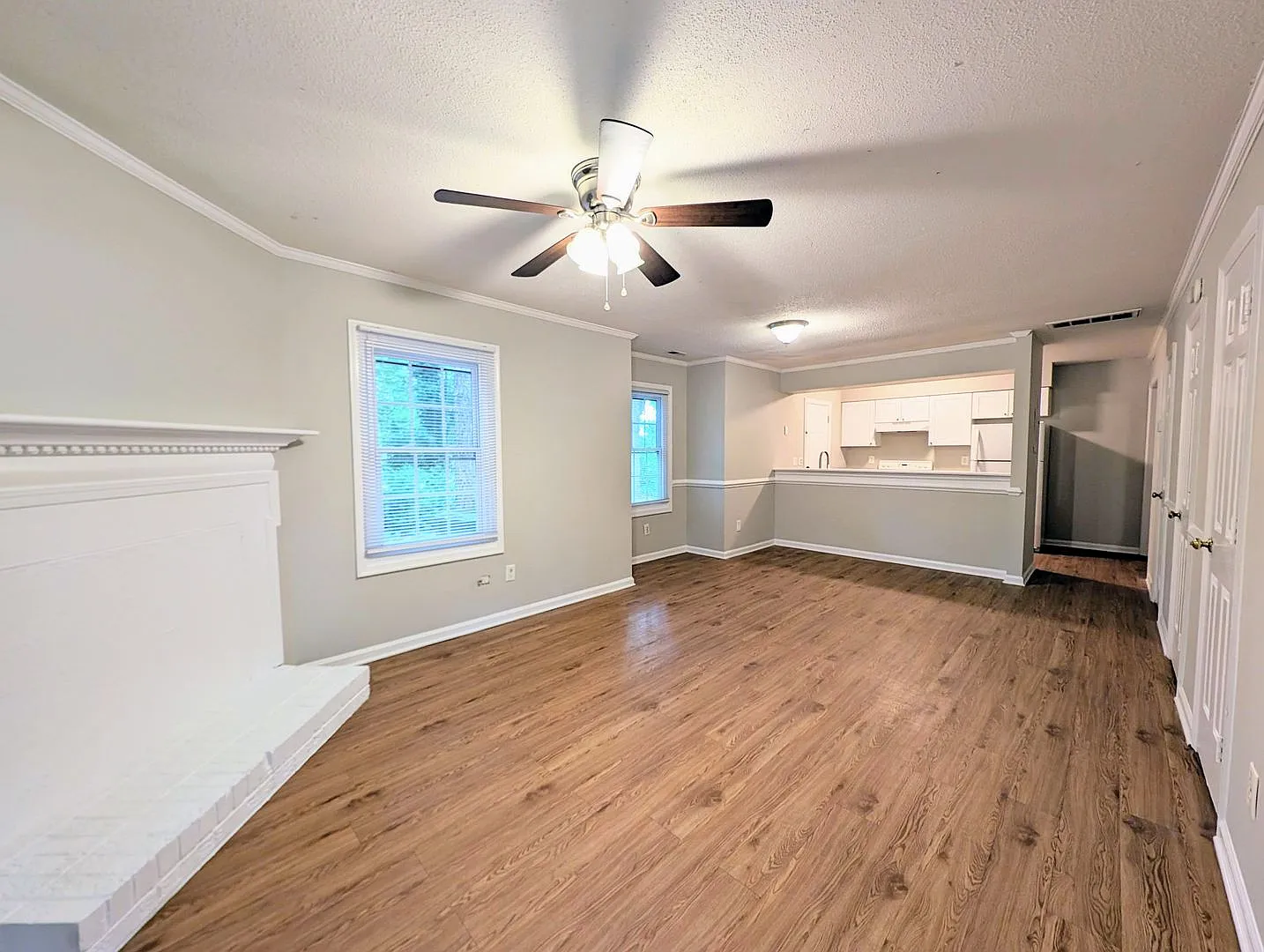 4300 Presley Court — Photo 2