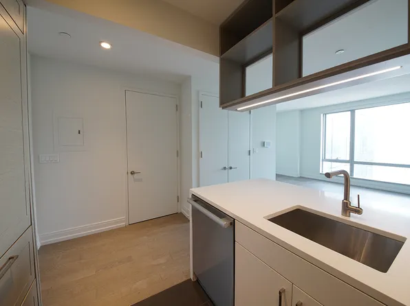 555 10th Avenue 54H image 1 of 18