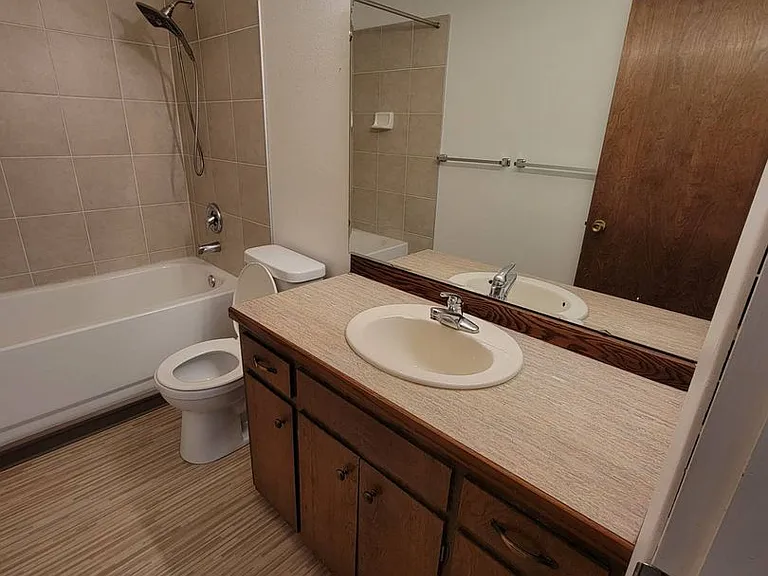 705 N St — Photo 11