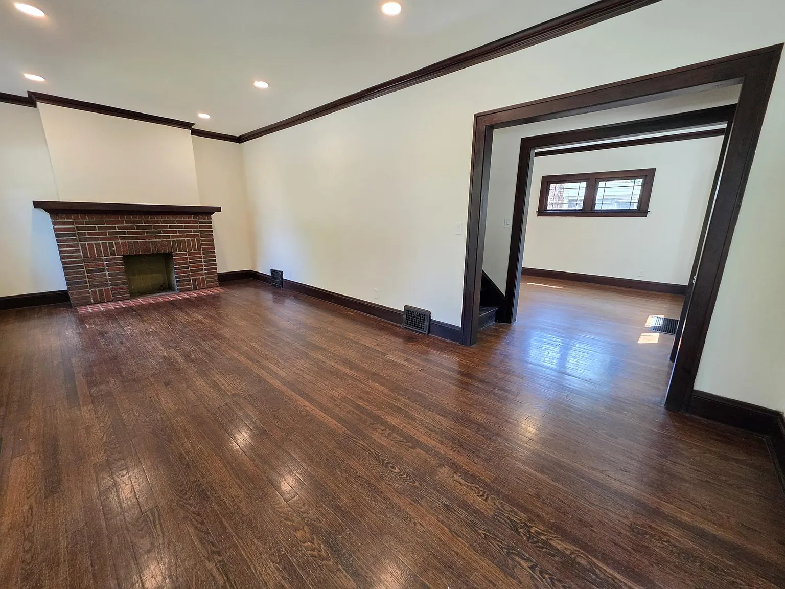 3 bed, 1.5 bath, 1293 sqft, $1,650 — Photo 3