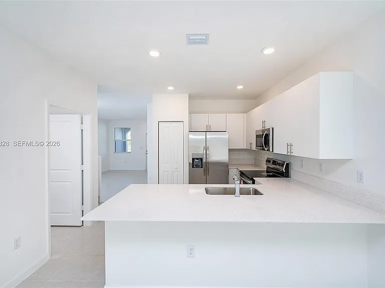 2642 SE 10th St — Photo 13