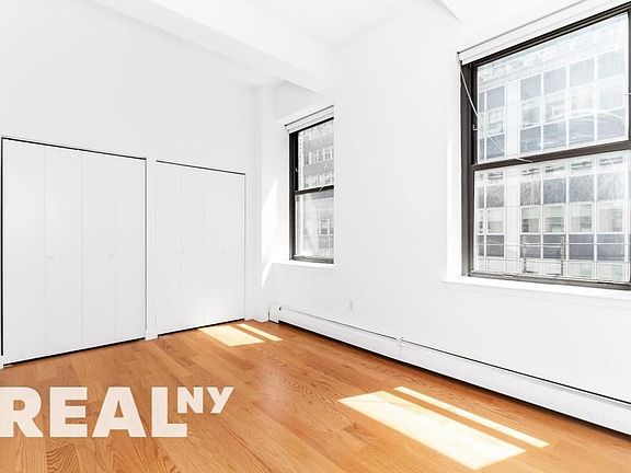 4th image of 50 Murray St APT 921