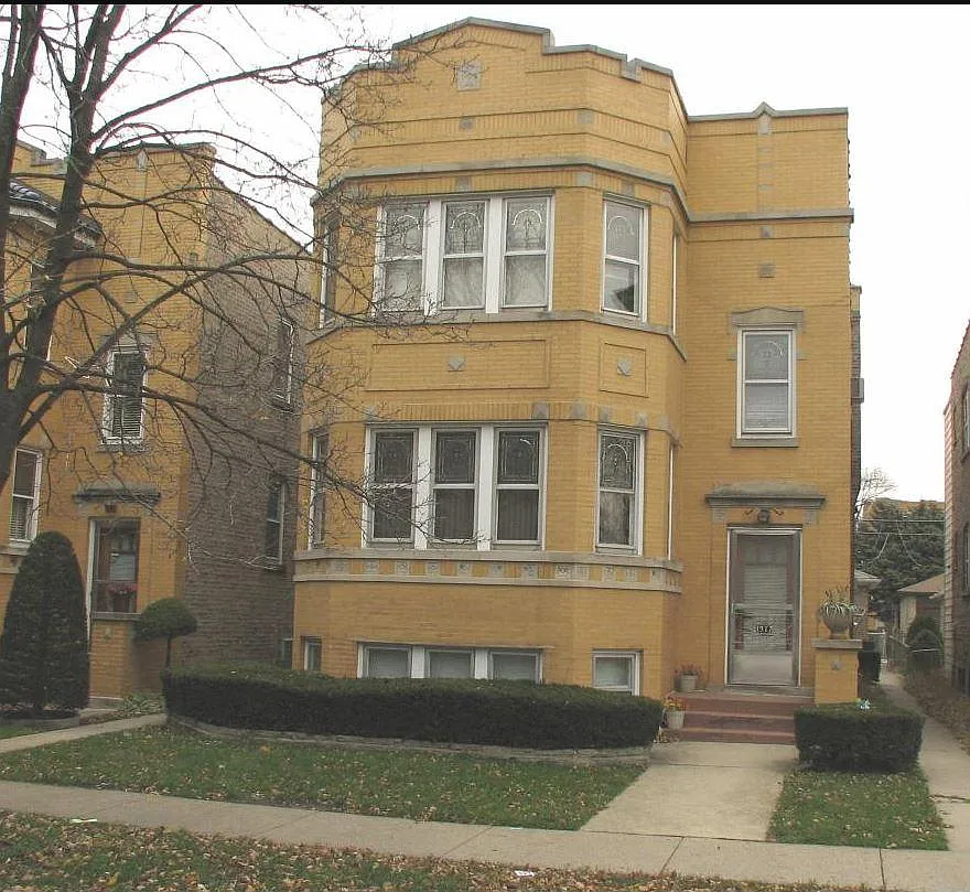 1917 Kenilworth Ave — Photo 1