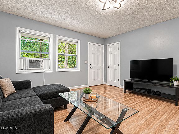 3rd image of 302 Keith Avenue