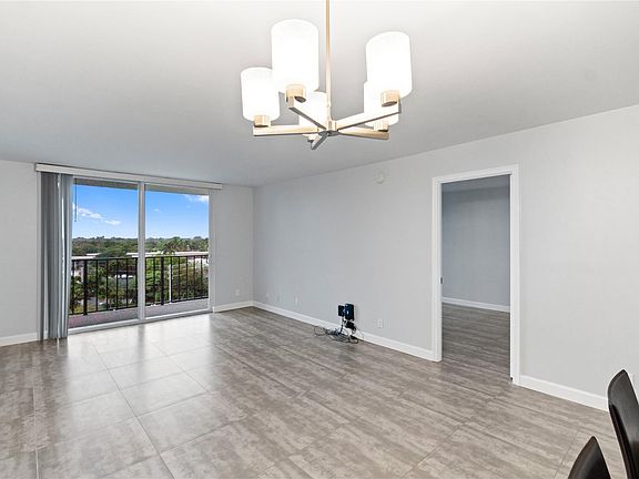 4th image of 1800 N Andrews Avenue #7j