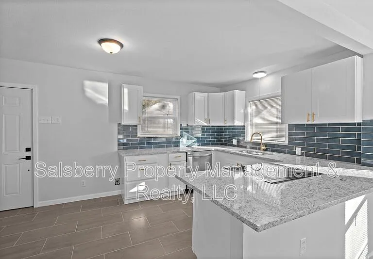 71 Crown Rd — Photo 9