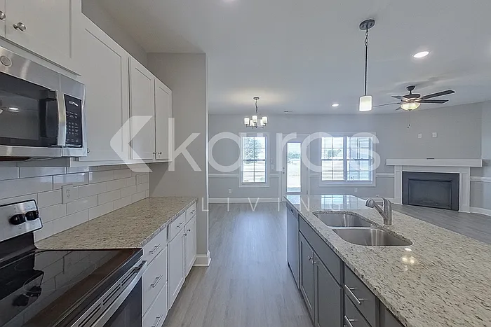 3704 Oak Leaf Way #E — Photo 6
