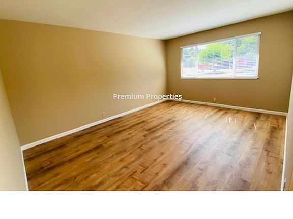 4th image of 504 Roanoke Dr