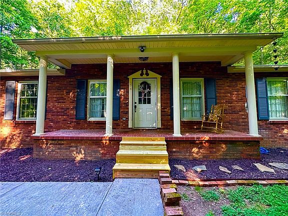 2nd image of 374 Holly Tree Dr
