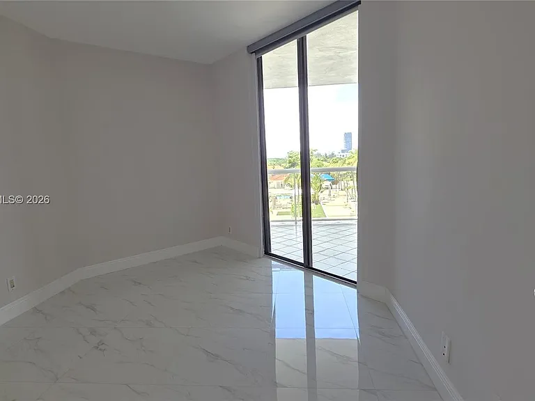 3610 Yacht Club Dr #615 — Photo 20