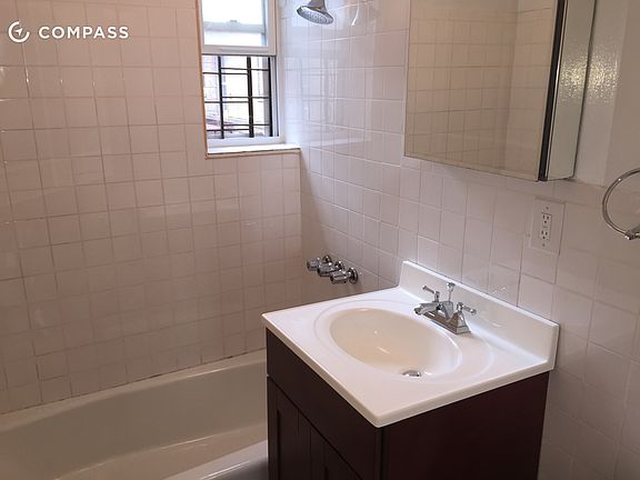 5th image of 3049 Crescent St APT H4b1
