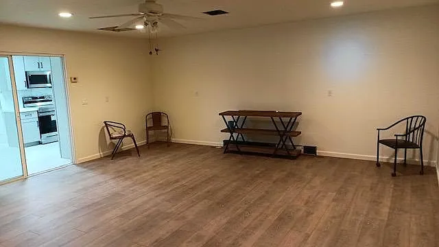 Large main room 2nd picture