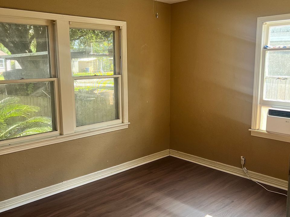1st image of 406 Osage St