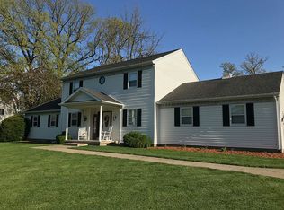 8 Red Bud Run, Sherman, IL 62684