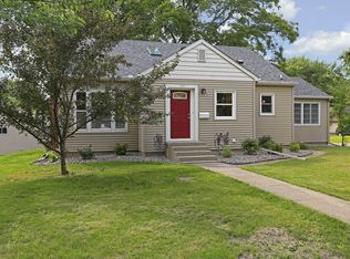 142 17th Ave N, Hopkins, MN 55343