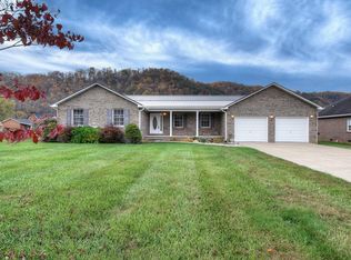 107 Tad Lincoln Ct, Elizabethton, TN 37643