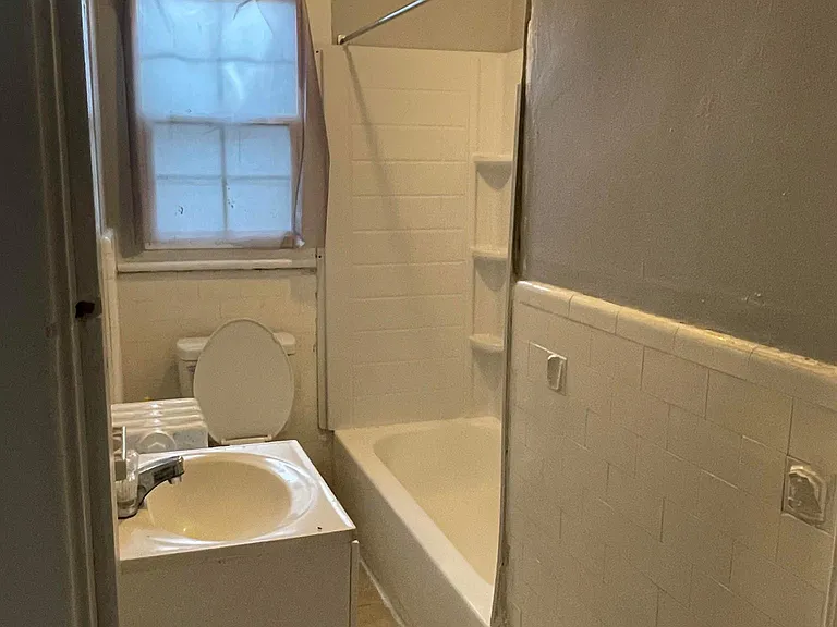 231 Sansom St #2 — Photo 1