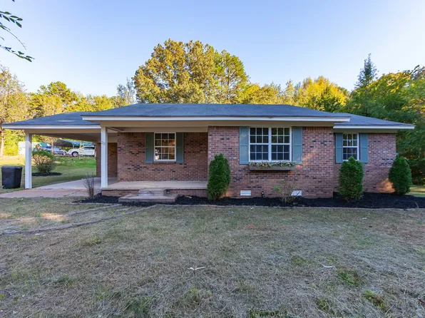 28 Falcon Rd, Selmer, TN 38375