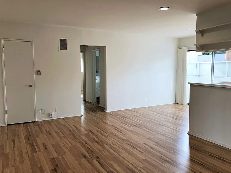 815 S. Wooster St. — Photo 6