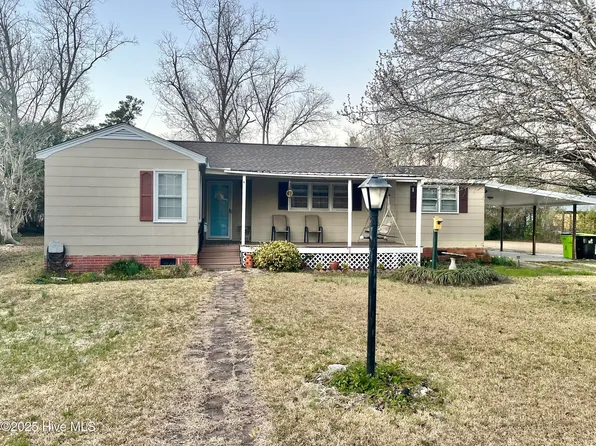 113 E Calhoun Street, Whiteville, NC 28472