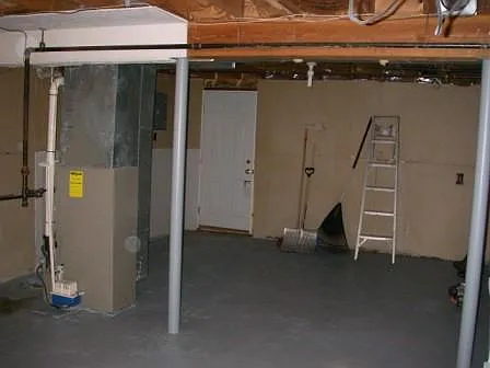 107-109 Commercial St #1 — Photo 12