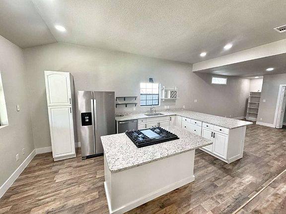 5th image of 159 S Hackberry Ave