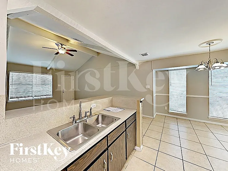 6610 Rowell Ct — Photo 6