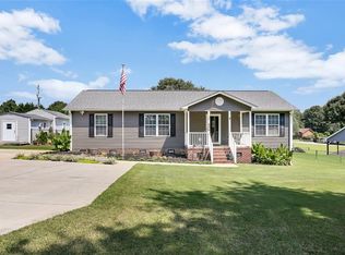 604 Foster Rd, Williamston, SC 29697