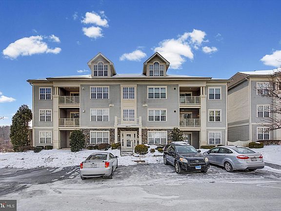 2nd image of 8807 Stone Ridge Cir APT 101