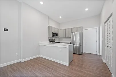 1904 Linn St #2 — Photo 8