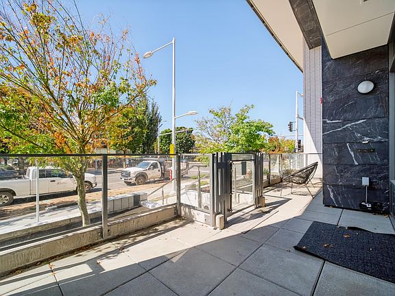 2nd image of 8555 Capstan Way #Townhouse 05