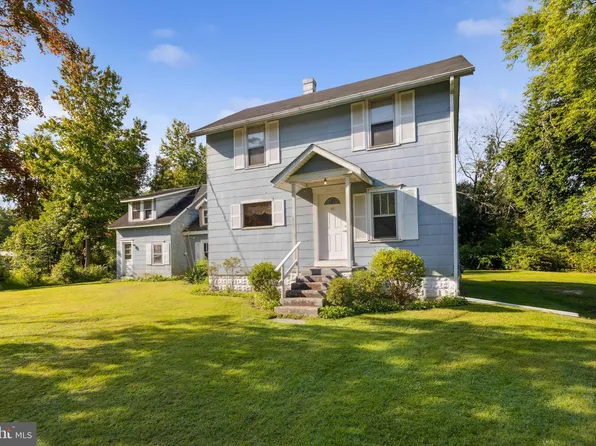 49 Sportsman Rd, Penns Grove, NJ 08069