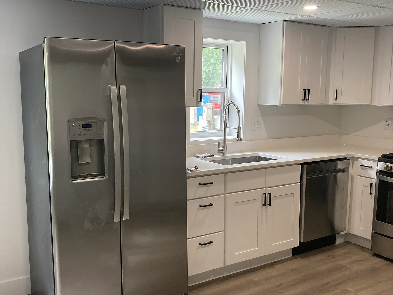 421 E Thomas St — Photo 3