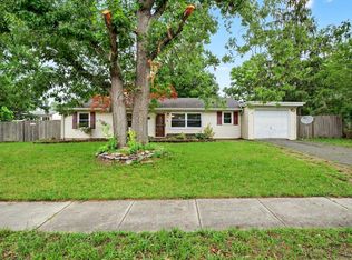 44 Castle Ave, Jackson, NJ 08527