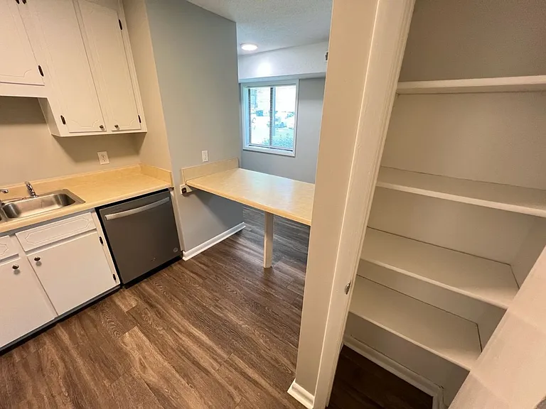Ligon Apartments- 2900 Ligon St — Photo 5