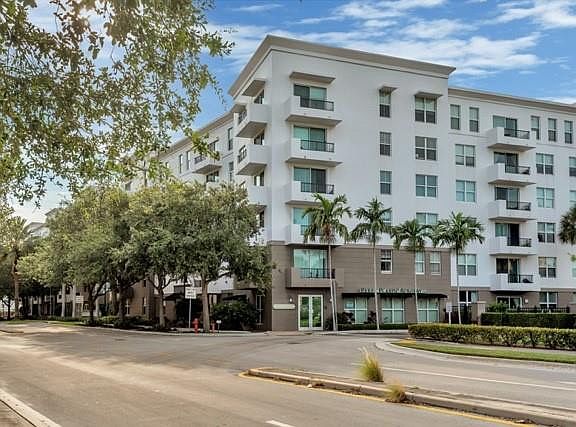 3rd image of 2421 NE 65th Street #617
